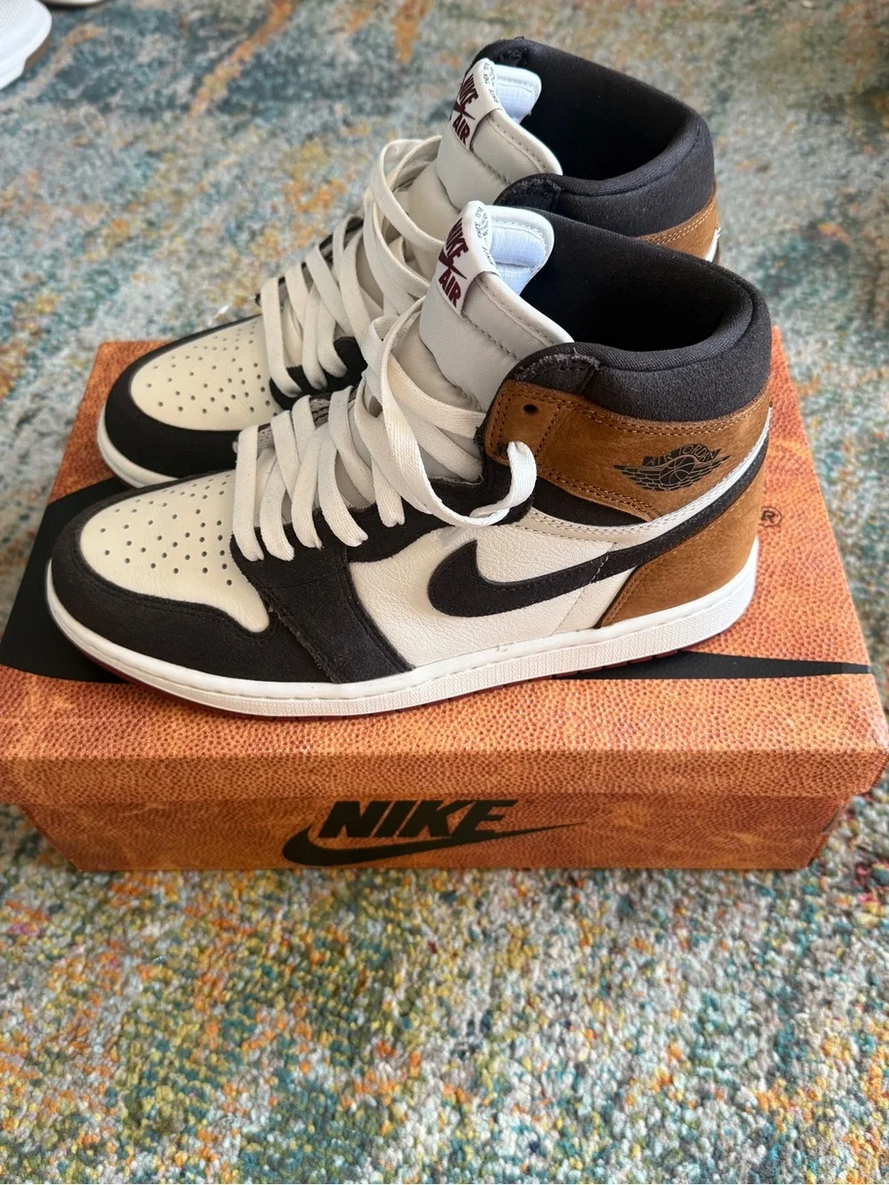 Nike Air Jordan 1 Retro High OG- Love Letter